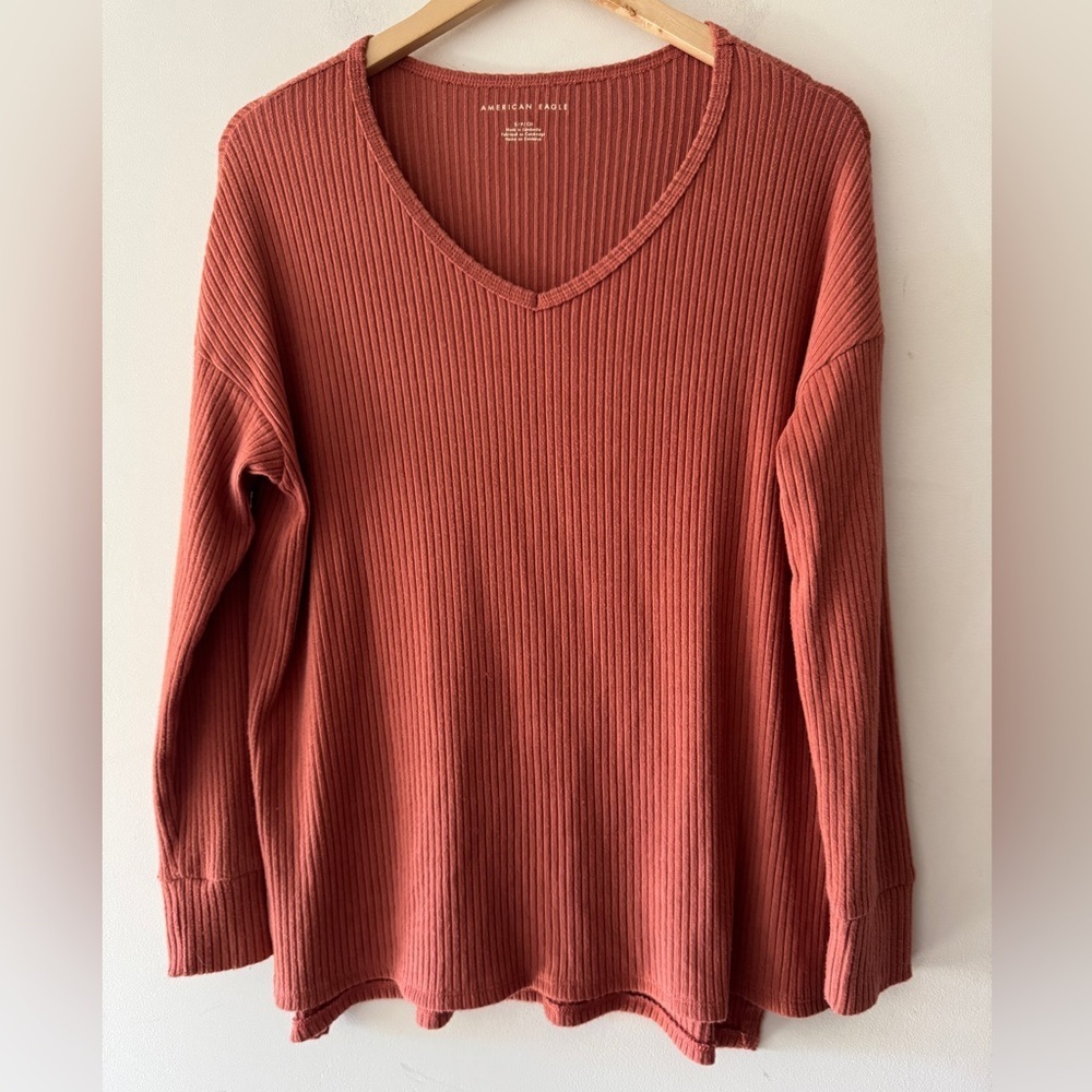 American Eagle Women's Rust V Neck Ribbed Soft Oversize Long Sleeve Pullover Top